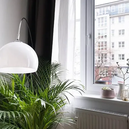 Apartman Sc 05 By Rockchair L Superhost Status L 2 Bedrooms Boxspringbeds Balcony Elevator - Cozy Family & Business Flair Welcomes You!