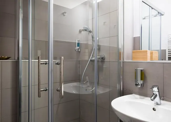 Sc 05 By Rockchair L Superhost Status L 2 Bedrooms Boxspringbeds Balcony Elevator - Cozy Family & Business Flair Welcomes You! Berlin