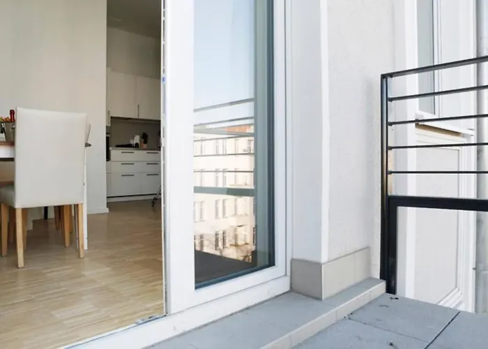 Apartamento Sc 05 By Rockchair L Superhost Status L 2 Bedrooms Boxspringbeds Balcony Elevator - Cozy Family & Business Flair Welcomes You! *