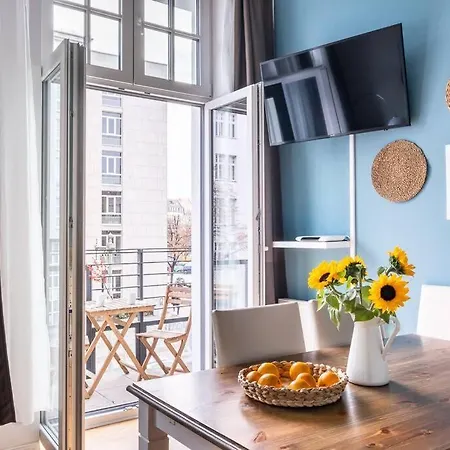 Διαμέρισμα Sc 05 By Rockchair L Superhost Status L 2 Bedrooms Boxspringbeds Balcony Elevator - Cozy Family & Business Flair Welcomes You!